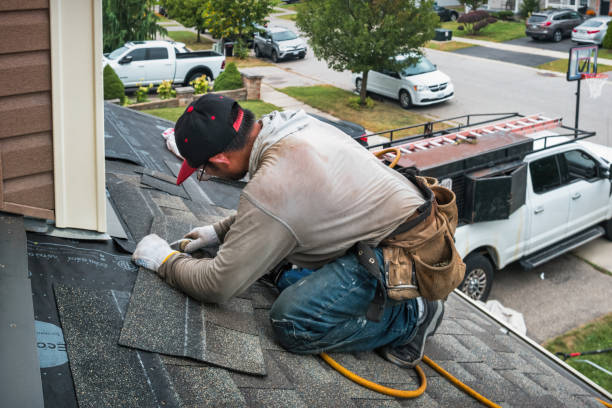 Professional Emergency Roof Repair technician working in Lanark, IL